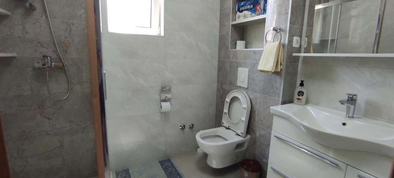 One Bedroom Apartment Gogo With Private Parking Neum Eksteriør billede